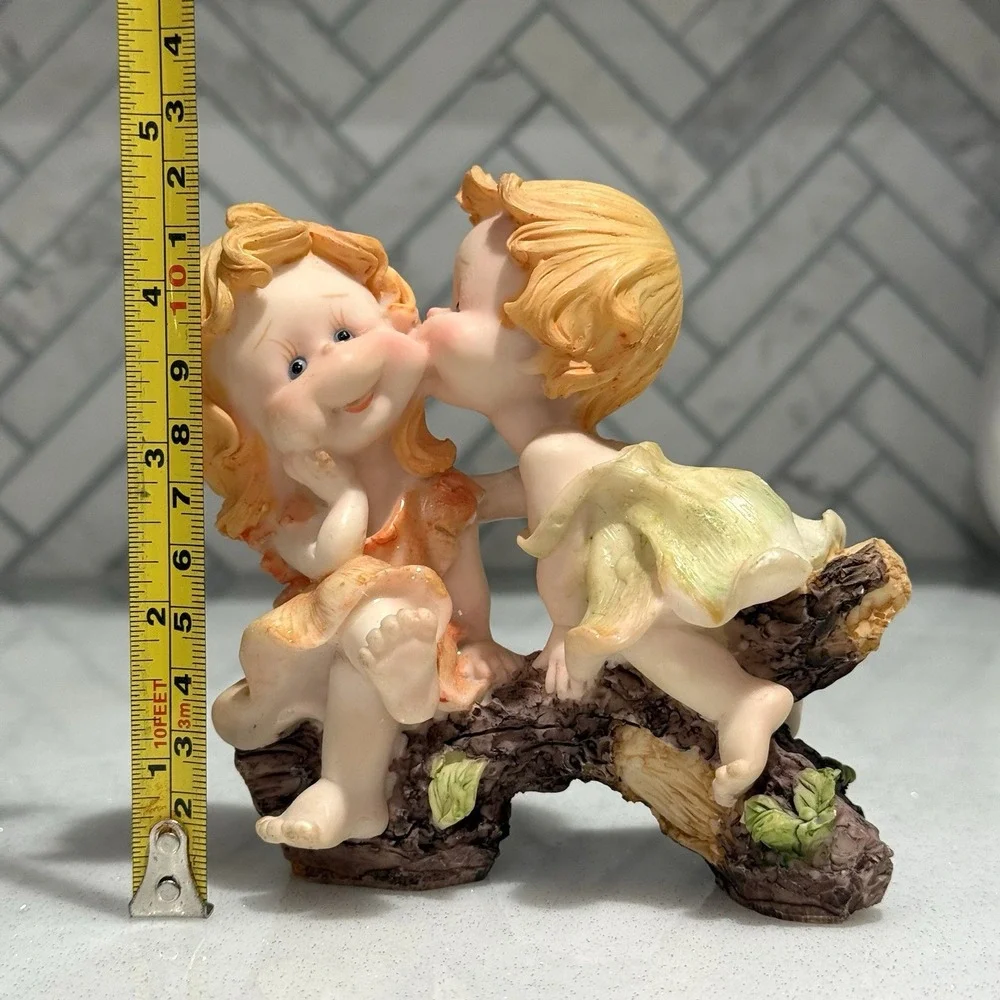 Vintage‎ Resin Figurine – Boy Kissing Girl on Log | 5